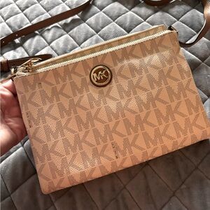 Michael Kors Logo Crossbody